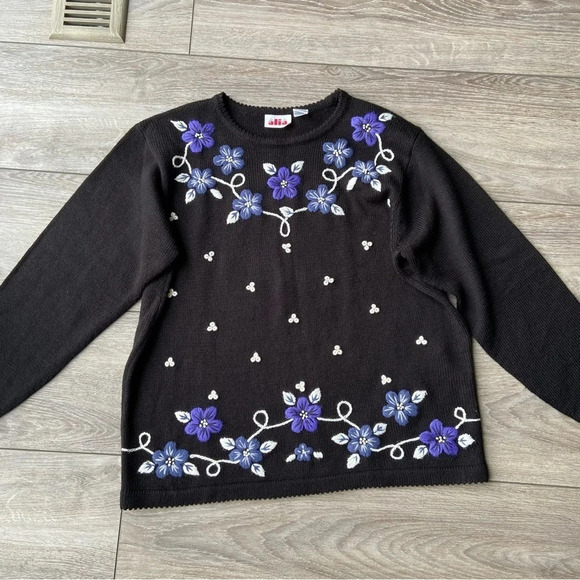 Vintage Alia Floral Embroidery Grandmacore  Sweater - Picture 4 of 16